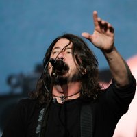 Video: Rīga un Lucavsalas koncerts 'Foo Fighters' komandas acīm