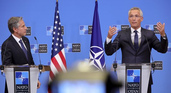 НАТО не намерена размещать ядерное оружие в новых странах
