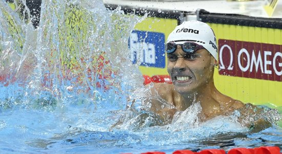 17 gadus vecs rumāņu talants kļūst par pasaules čempionu peldēšanā, Meilutītei bronza