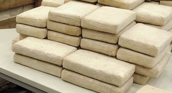 Kolumbijā konfiscē 13,4 tonnas kokaīna no rekordlielas kravas
