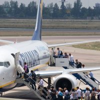 Degvielas noplūdes dēļ aizkavējas 'Ryanair' reiss no Mančestras uz Rīgu