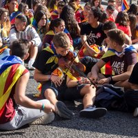 Сторонники независимости Каталонии перекрыли железную дорогу