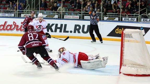 Hokejs, KHL spēle: Rīgas Dinamo -  Avtomobilist - 8