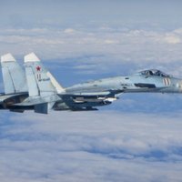 Trīs Krievijas militārās lidmašīnas pie Latvijas robežas liek pacelties gaisā NATO iznīcinātājiem