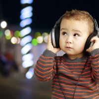 Kāpēc ir svarīgi attīstīt bērna dzirdes uztveri un atmiņu līdz skolas vecumam?