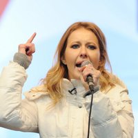 Ксения Собчак улетела в Астрахань поддержать голодающих