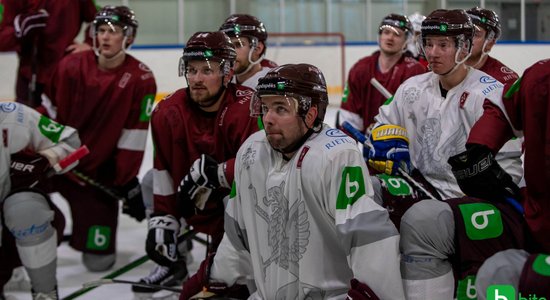 Foto: Latvijas hokeja izlase sāk gatavošanos pasaules čempionātam