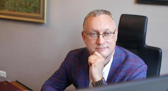 Advokāta Zelmeņa lieta saistīta ar 'Latvijas Naftas Tranzītu', vēsta 'de facto'