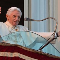Vai Benedikts XVI bija nozīmīgs Latvijai – ko saka garīdznieki