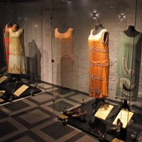ФОТО. Роскошные и ослепительные: Музей моды приглашает окунуться в атмосферу "Золотых двадцатых"