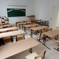 Visā Latvijā streiko pedagogi