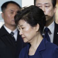 Суд Южной Кореи выдал ордер на арест экс-президента