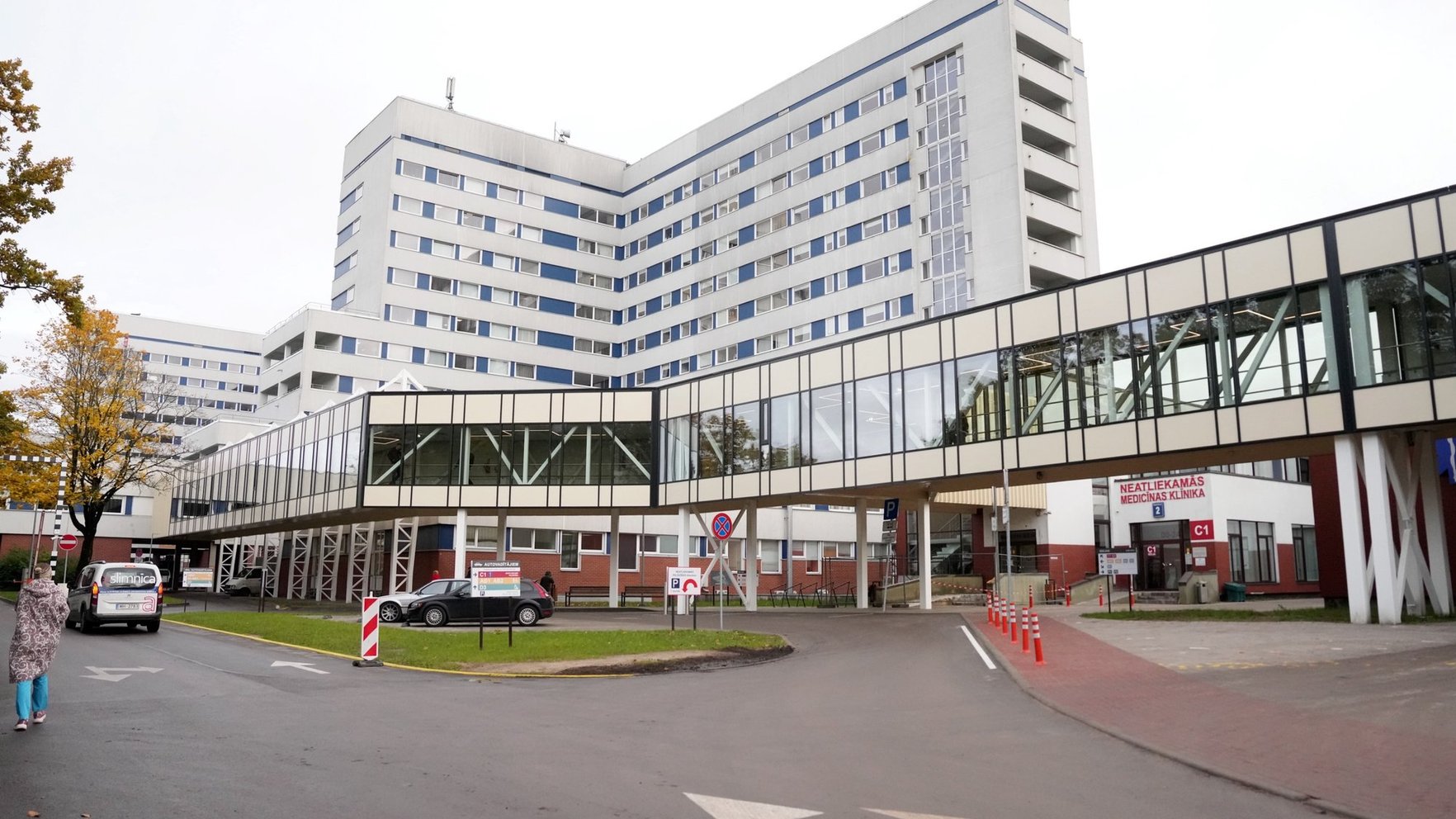 Par dienesta stāvokļa ļaunprātīgu izmantošanu tiesās RAKUS amatpersonu