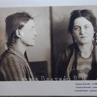 Foto: Kazahstānā atklāta piemiņas zīme Staļina represijās cietušajām Latvijas sievietēm