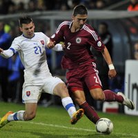 Latvijas futbola izlase FIFA rangā sasniedz augstāko vietu kopš pērnā gada marta