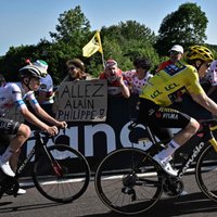 Neilanda komandas biedrs Vudss uzvar 'Tour de France' posmā; Pogačars samazina Vingegorda pārsvaru