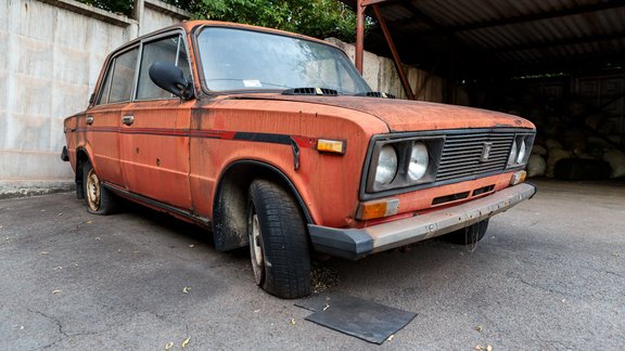 VAZ 2106 Lada žigulis vraks šrots vecs auto miskaste lūznis