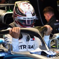 Hamiltons ātrākais F-1 Krievijas 'Grand Prix' noslēdzošajā treniņbraucienā