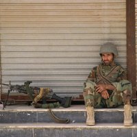 Foto: Armija un talibi trešo dienu cīnās par Kondozu