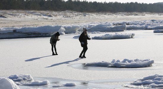 Обновлен список рижских водоемов, на которых можно находиться на льду
