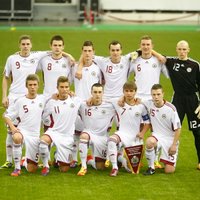 Latvijas U-19 izlases futbolisti pēdējās sekundēs izrauj neizšķirtu