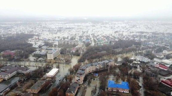 Russia Floods 8657041 07.04.2024 A view shows the flooded streets following the dam breach in the city of Orsk, Orenburg