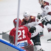 Rīgas 'Dinamo' pēc izvirzīšanās vadībā ielaiž četrus vārtus pēc kārtas