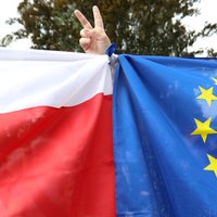 Polija kritizē ES šantāžu, draud ar veto budžetam