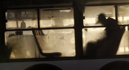 В автобусе Талси — Дубулты — Рига ехал заболевший Covid-19: пассажиров просят следить за здоровьем