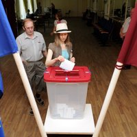 Uzvaru EP vēlēšanās prognozē 'Vienotībai'; vēlētāju aktivitāte rekordzema (teksta tiešraides arhīvs)