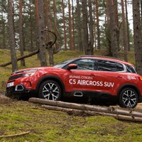 Foto: Rīgā prezentēts 'Citroën' apvidus auto 'C5 Aircross'