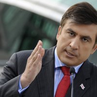 Саакашвили выслал в Грузию свои пиджаки и пальто, купленные за госсчет