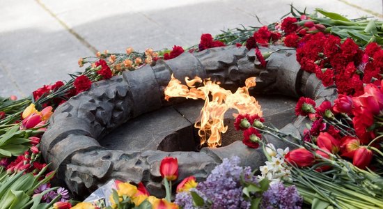 Погасят ли "вечный огонь" в Даугавпилсе: мемориал оказался "бесхозным"?