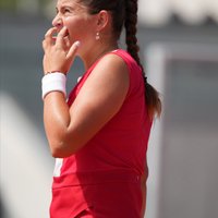 "Pārāk neparedzama" – Ostapenko spēles stils rada šaubas par iespējām vēlreiz triumfēt "Grand Slam" turnīrā