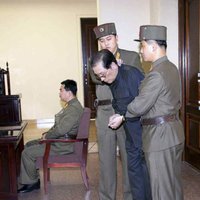 Domājams, pilnībā iznīcināta Ziemeļkorejas diktatora tēvoča ģimene