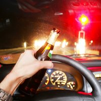 Пьяный водитель без прав совершил аварию
