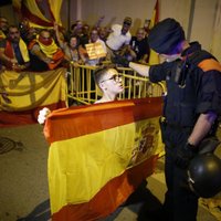 Spānija atvainojas sadursmēs ievainotajiem katalāņiem
