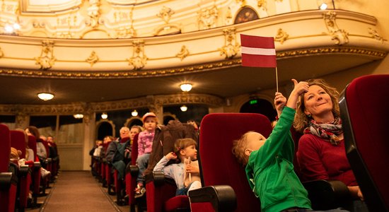 Seansi bērniem, pirmizrādes un pārpildītas zāles – aizvadīts ikgadējais kino maratons