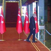 Video Erdogans redzams čāpojam; apsūdz desmitiem viņa veselības komentētāju