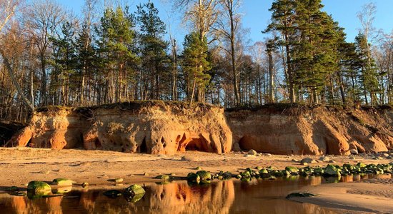 ФОТО. "Классика" Видземского побережья – утесы Эжургу