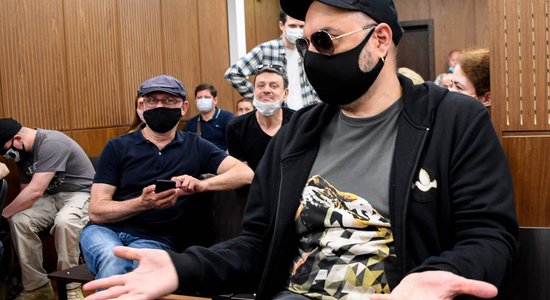 Maskavas tiesa režisoru Serebreņņikovu atzīst par vainīgu krāpšanā