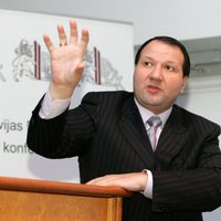 Мельник — об аресте имущества: действия украинской прокуратуры незаконны