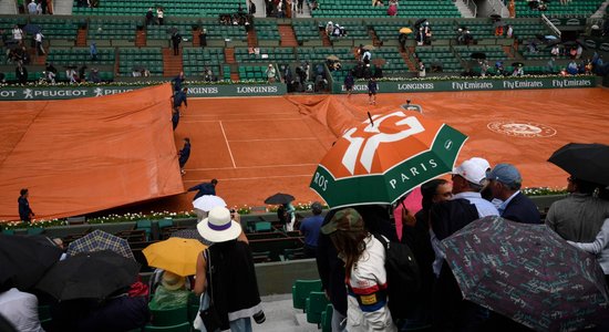 Lietus pārtrauc 'French Open' intriģējošus ceturtdaļfināla mačus vīriešu vienspēlē