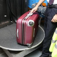 После ЧП с багажом в аэропорту "Рига" введены более строгие правила контроля за работниками