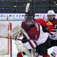 Latvijas U-18 hokeja izlase ar uzvaru sāk cīņu par palikšanu augstākajā divīzijā