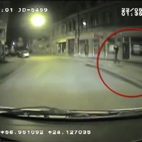 Video: Kā policija Rīgā automašīnu spogulīšu zagļus noķēra