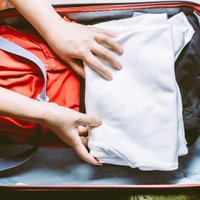 Kā likt mantas rokas bagāžā, lai paņemtu pēc iespējas vairāk lietu