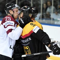 Latvijas hokejistiem 'būt vai nebūt' spēle - pret PČ mājinieci Vāciju