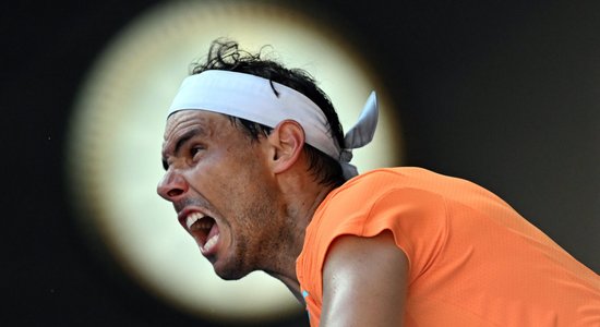 Nadalam un Ožjē-Aljasimam smagas uzvaras 'Australian Open' pirmajā kārtā; Švjontekai panākums divos setos