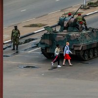 Zimbabves krīze: Mugabe ir mājas arestā, paziņo Zuma